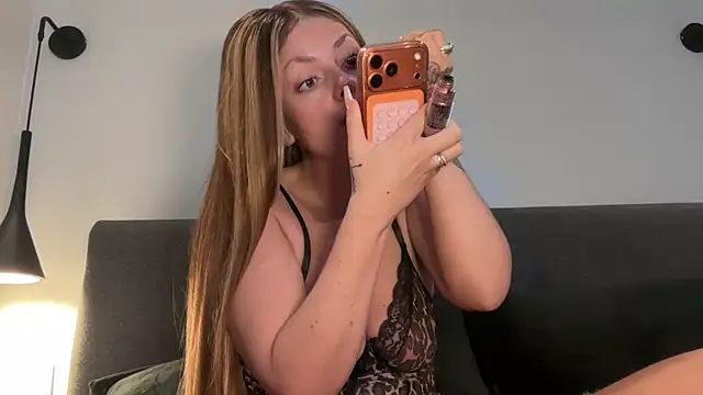 Snapshot of Leylah_Linda chatting on 02-07-26, 08:23 Leylah Linda online show from 02-07-26, 08:23