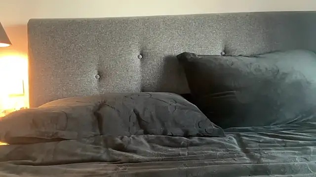 Snapshot of Leylah_Linda chatting on 02-25-26, 09:30 Leylah Linda online show from 02-25-26, 09:30