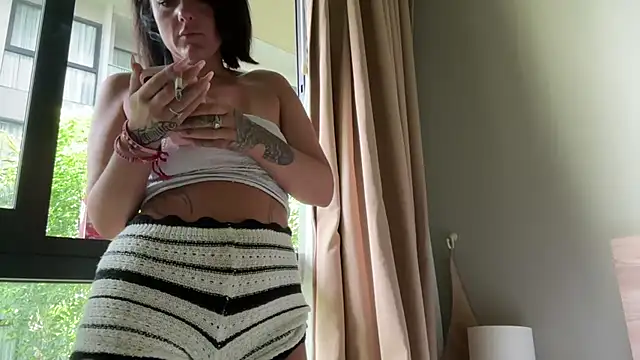 Snapshot of Leylah_Linda chatting on 04-16-26, 07:31 Leylah Linda online show from 04-16-26, 07:31