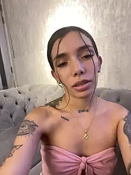 Mollymoon1 online show from 12-23-24, 11:17