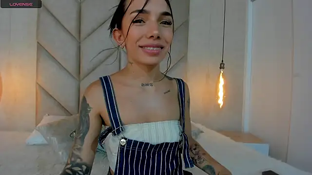 Mollymoon1 online show from 01-22-25, 09:32