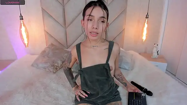 Mollymoon1 online show from 01-31-25, 09:16