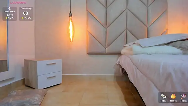 Mollymoon1 online show from 03-13-25, 01:21