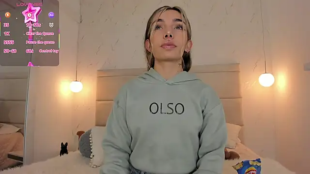 Mollymoon1 online show from 11-23-25, 08:08