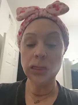 AlyssiaAmoreXO online show from 02-05-26, 02:43