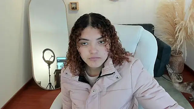 Snapshot of Missbrave1 chatting on 10-12-25, 07:02 Missbrave1 online show from 10-12-25, 07:02