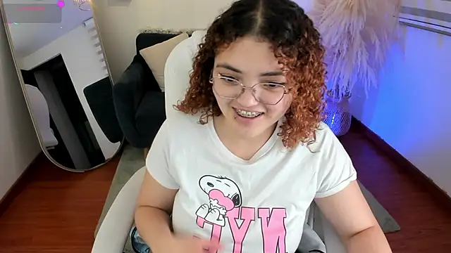 Snapshot of Missbrave1 chatting on 10-26-25, 10:47 Missbrave1 online show from 10-26-25, 10:47