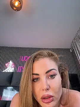 MilaMaaay online show from 10-09-25, 05:33