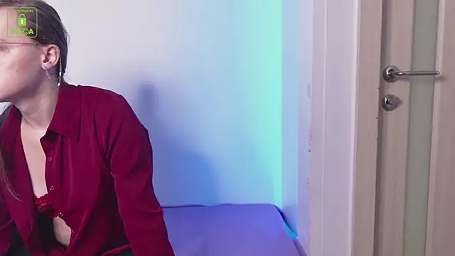 YukoFanee online show from 09-25-25, 03:49