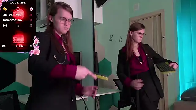 YukoFanee online show from 11-18-25, 08:13