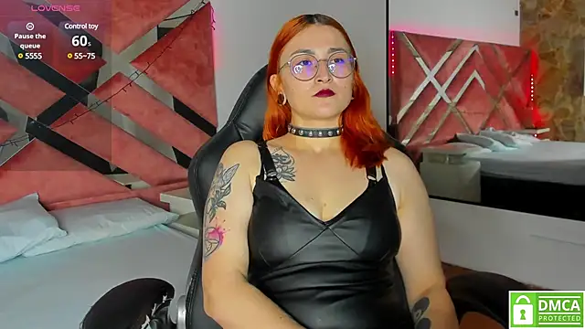 Snapshot of madame_ibby chatting on 12-30-24, 07:53 madame ibby online show from 12-30-24, 07:53