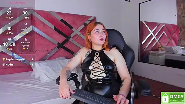 Snapshot of madame_ibby chatting on 01-20-25, 10:15 madame ibby online show from 01-20-25, 10:15