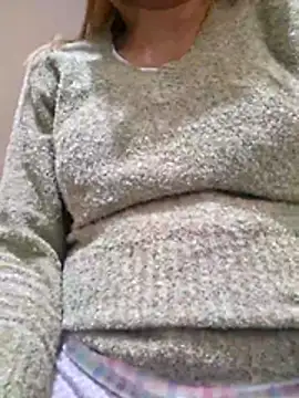 Melody Shyla online show from 12-17-25, 05:52