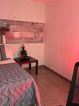 Alisha-Bond online show from 01-16-25, 12:02