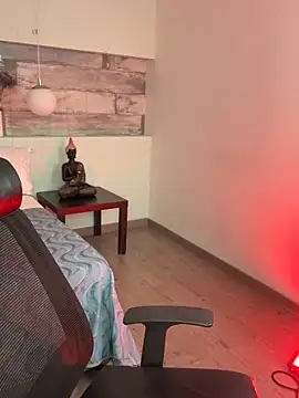 Alisha-Bond online show from 01-16-25, 03:23