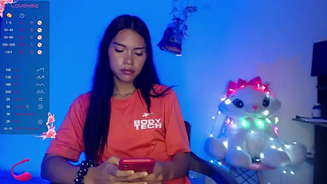 Snapshot of valeriah_7 chatting on 12-20-24, 03:03 valeriah 7 online show from 12-20-24, 03:03