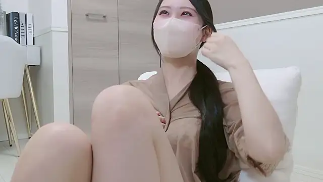 yuki room online show from 03-02-26, 12:23