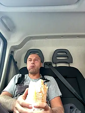 Snapshot of Lecatore80 chatting on 10-13-25, 10:04 Lecatore80 online show from 10-13-25, 10:04