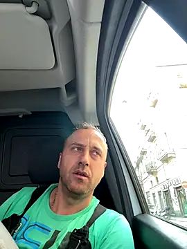 Snapshot of Lecatore80 chatting on 10-21-25, 02:40 Lecatore80 online show from 10-21-25, 02:40