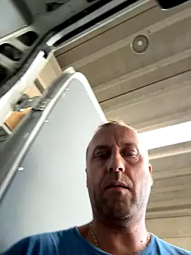 Snapshot of Lecatore80 chatting on 10-28-25, 02:20 Lecatore80 online show from 10-28-25, 02:20