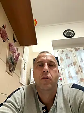 Snapshot of Lecatore80 chatting on 11-02-25, 07:00 Lecatore80 online show from 11-02-25, 07:00