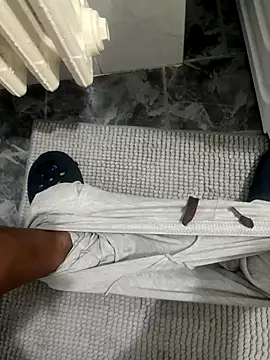 Snapshot of Lecatore80 chatting on 11-08-25, 06:13 Lecatore80 online show from 11-08-25, 06:13