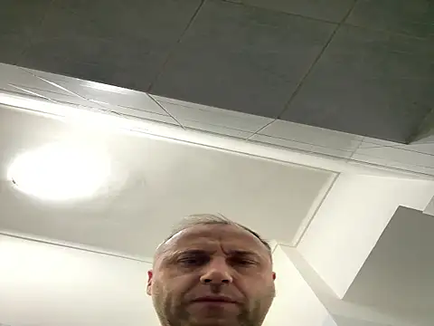 Snapshot of Lecatore80 chatting on 11-18-25, 05:17 Lecatore80 online show from 11-18-25, 05:17