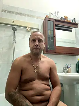 Snapshot of Lecatore80 chatting on 11-24-25, 06:18 Lecatore80 online show from 11-24-25, 06:18