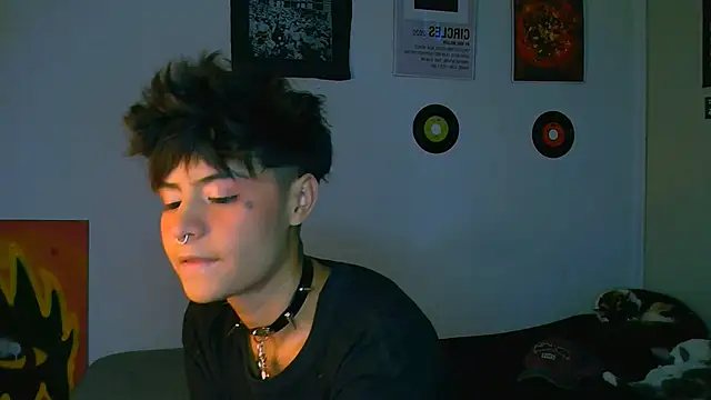 Snapshot of alex_one888 chatting on 11-19-25, 10:43 alex one888 online show from 11-19-25, 10:43