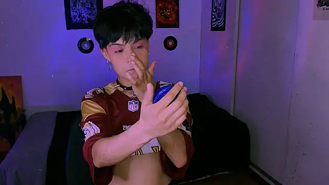 Snapshot of alex_one888 chatting on 12-05-25, 01:03 alex one888 online show from 12-05-25, 01:03