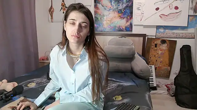 Snapshot of Iren chatting on 03-19-25, 10:42 Iren online show from 03-19-25, 10:42