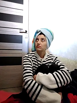 Snapshot of Iren chatting on 12-14-25, 04:51 Iren online show from 12-14-25, 04:51