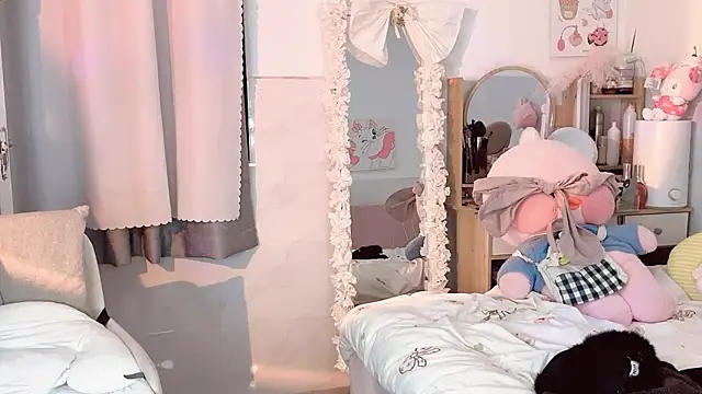 Carly 1 online show from 12-25-24, 04:22