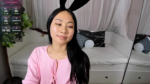 Snapshot of Inari_Okami_ chatting on 12-10-24, 12:05 Inari Okami  online show from 12-10-24, 12:05