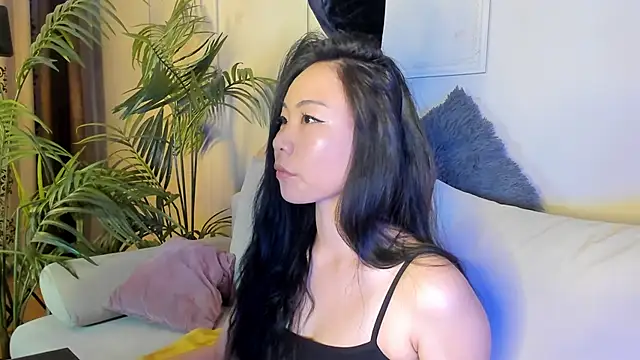 Snapshot of Inari_Okami_ chatting on 12-14-24, 04:09 Inari Okami  online show from 12-14-24, 04:09