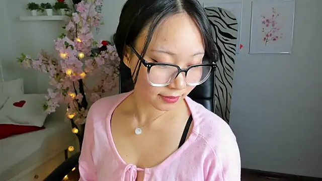 Snapshot of Inari_Okami_ chatting on 03-21-25, 06:16 Inari Okami  online show from 03-21-25, 06:16