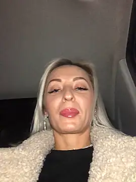 Diamond Bunny  online show from 12-23-24, 02:07