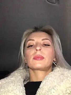 Diamond Bunny  online show from 01-13-25, 03:04