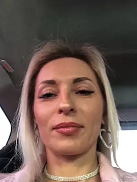 Diamond Bunny  online show from 02-03-25, 01:19