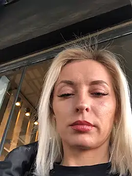 Diamond Bunny  online show from 02-07-25, 01:01