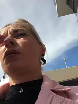 Diamond Bunny  online show from 03-09-25, 12:31