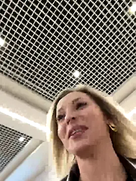 Diamond Bunny  online show from 12-02-25, 03:29