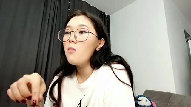 Jennatyan online show from 12-31-24, 02:29