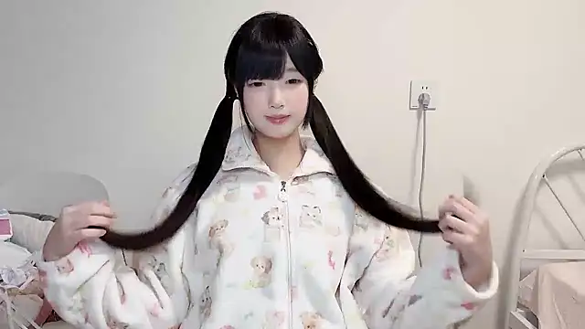 Snapshot of Fairy-06 chatting on 12-29-24, 07:22 Fairy-06 online show from 12-29-24, 07:22