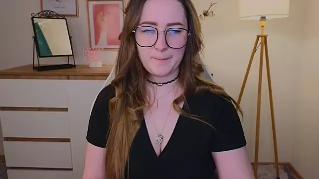 Snapshot of Emma_B1uem chatting on 12-06-24, 09:57 Emma B1uem online show from 12-06-24, 09:57