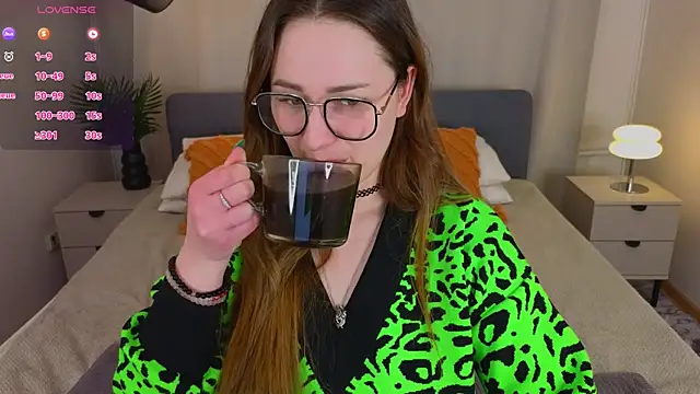 Snapshot of Emma_B1uem chatting on 12-12-24, 09:48 Emma B1uem online show from 12-12-24, 09:48