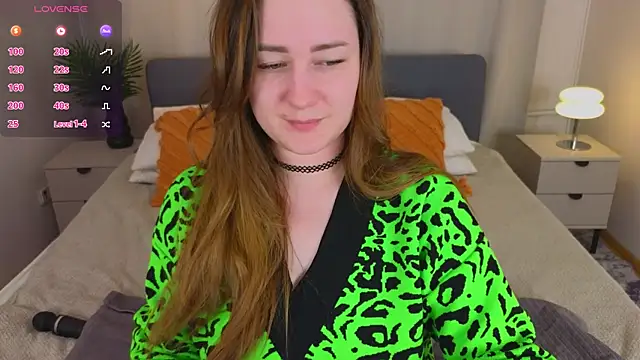 Snapshot of Emma_B1uem chatting on 12-13-24, 12:53 Emma B1uem online show from 12-13-24, 12:53