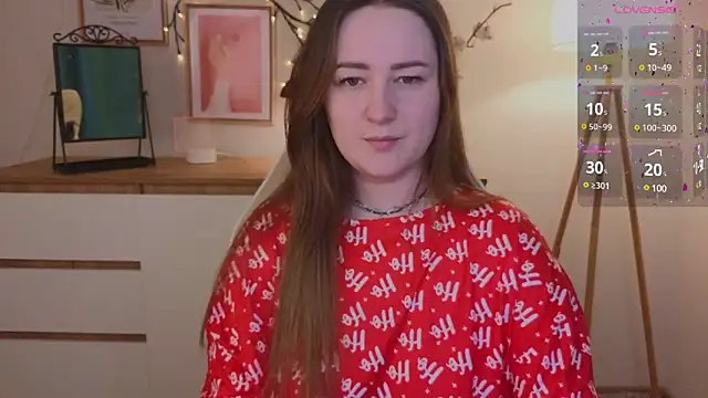 Snapshot of Emma_B1uem chatting on 12-17-24, 10:11 Emma B1uem online show from 12-17-24, 10:11