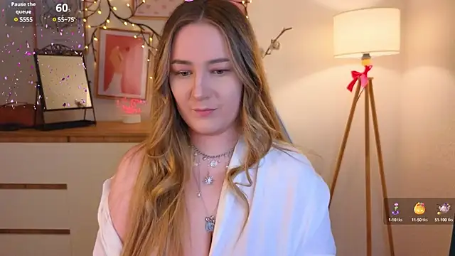 Snapshot of Emma_B1uem chatting on 01-18-25, 01:51 Emma B1uem online show from 01-18-25, 01:51