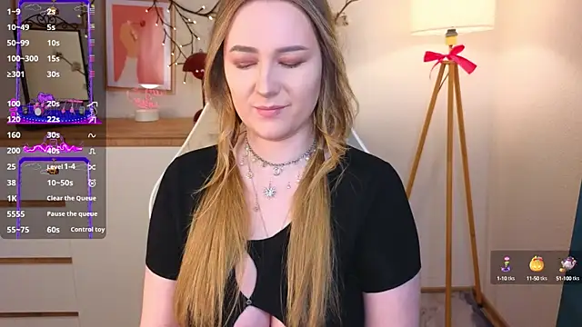 Snapshot of Emma_B1uem chatting on 01-28-25, 09:50 Emma B1uem online show from 01-28-25, 09:50